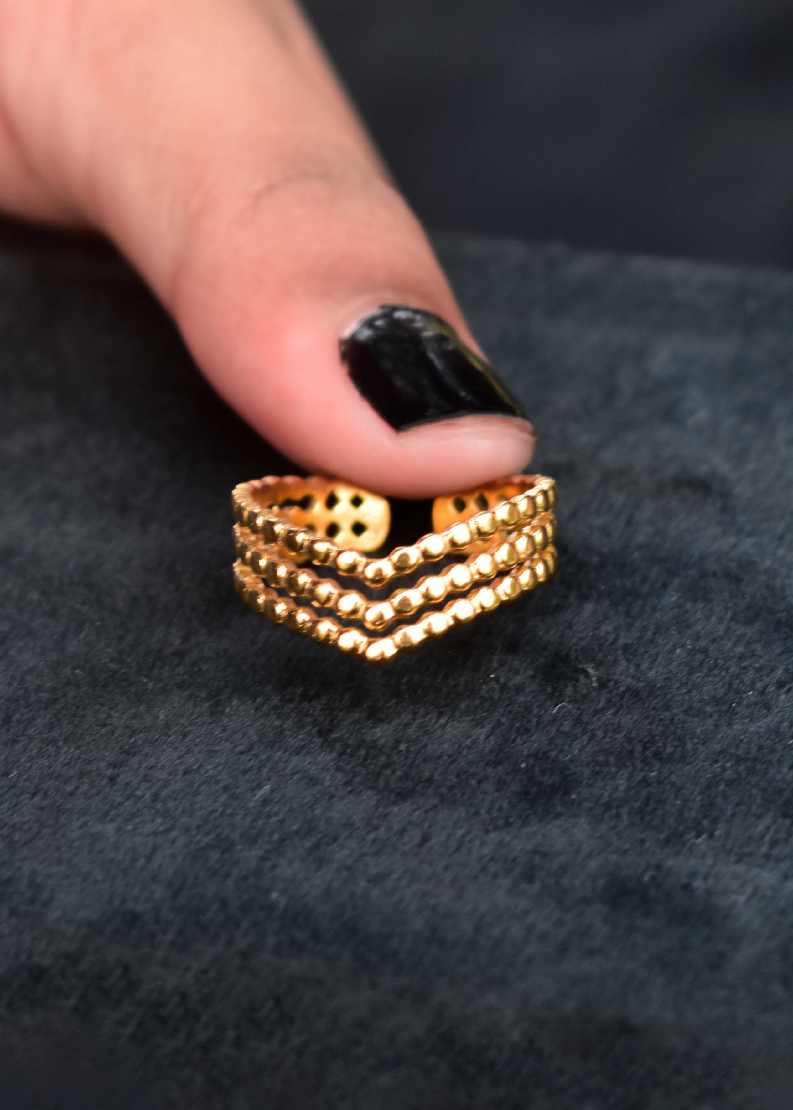 Queen Ring| Anti Tarnish| Golden Color| Western Style Image