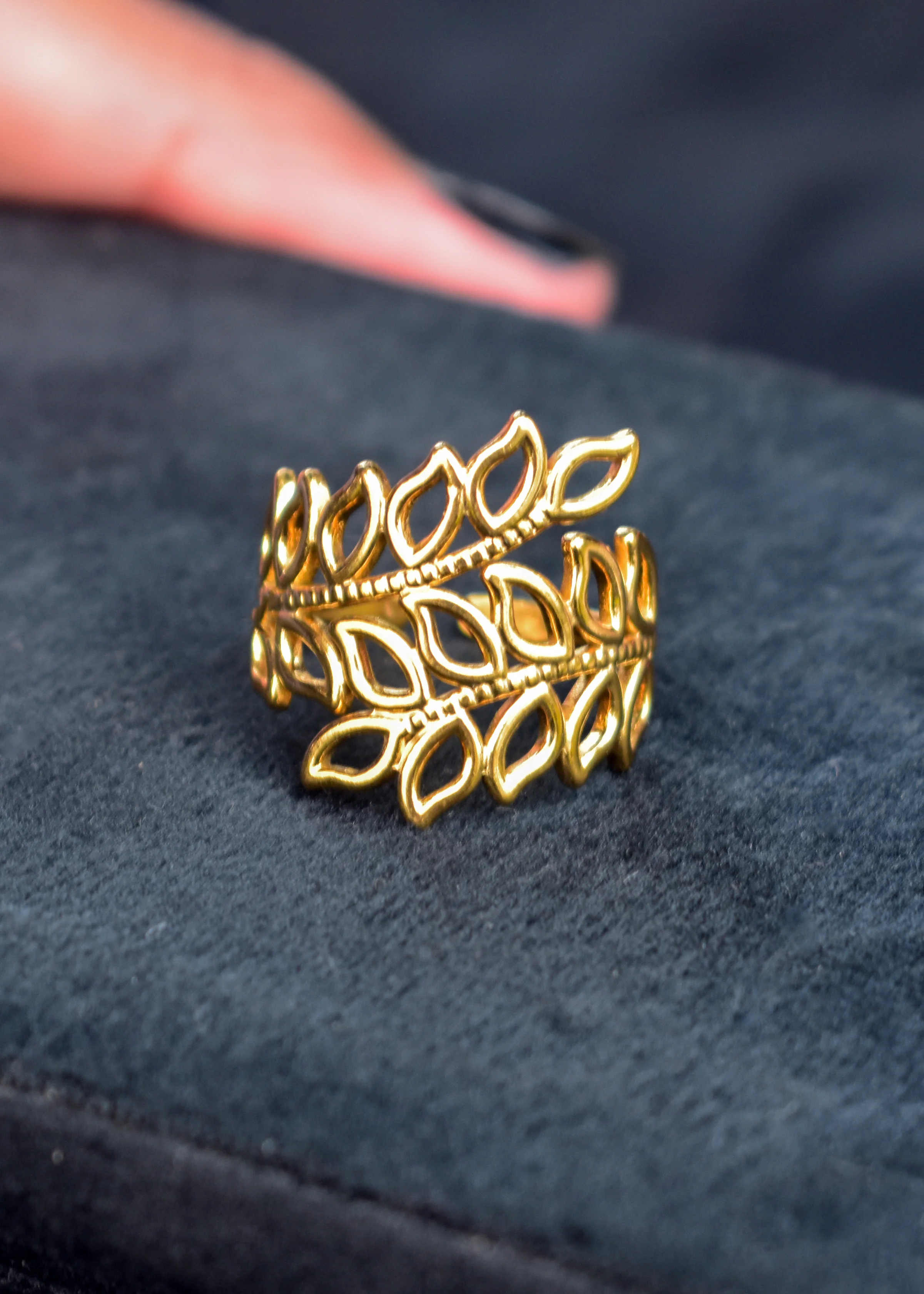 Leafy Ring| Anti Tarnish| Golden Color| Western Style Image