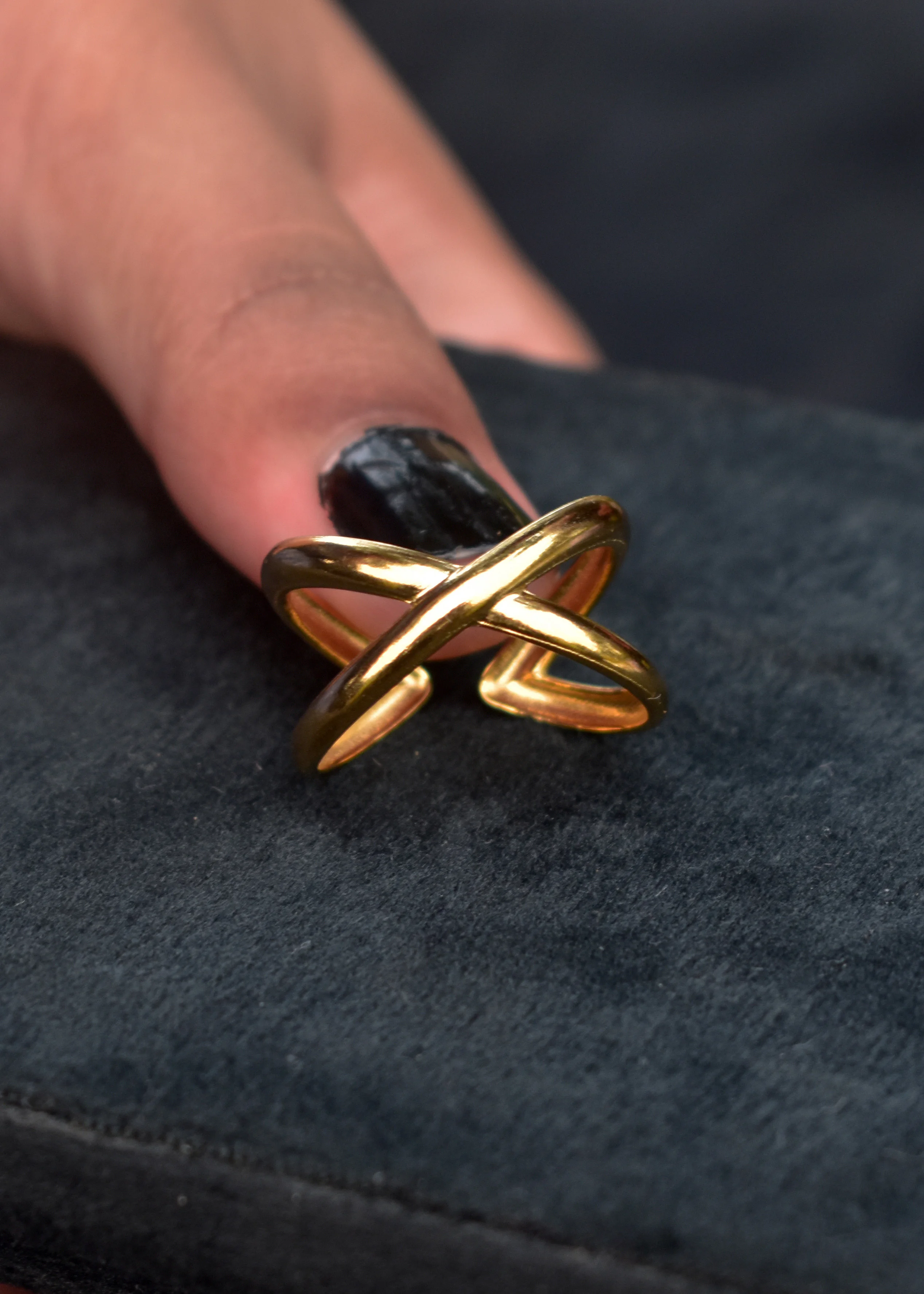 Criss Cross Ring| Anti Tarnish| Golden Color| Western Style Image