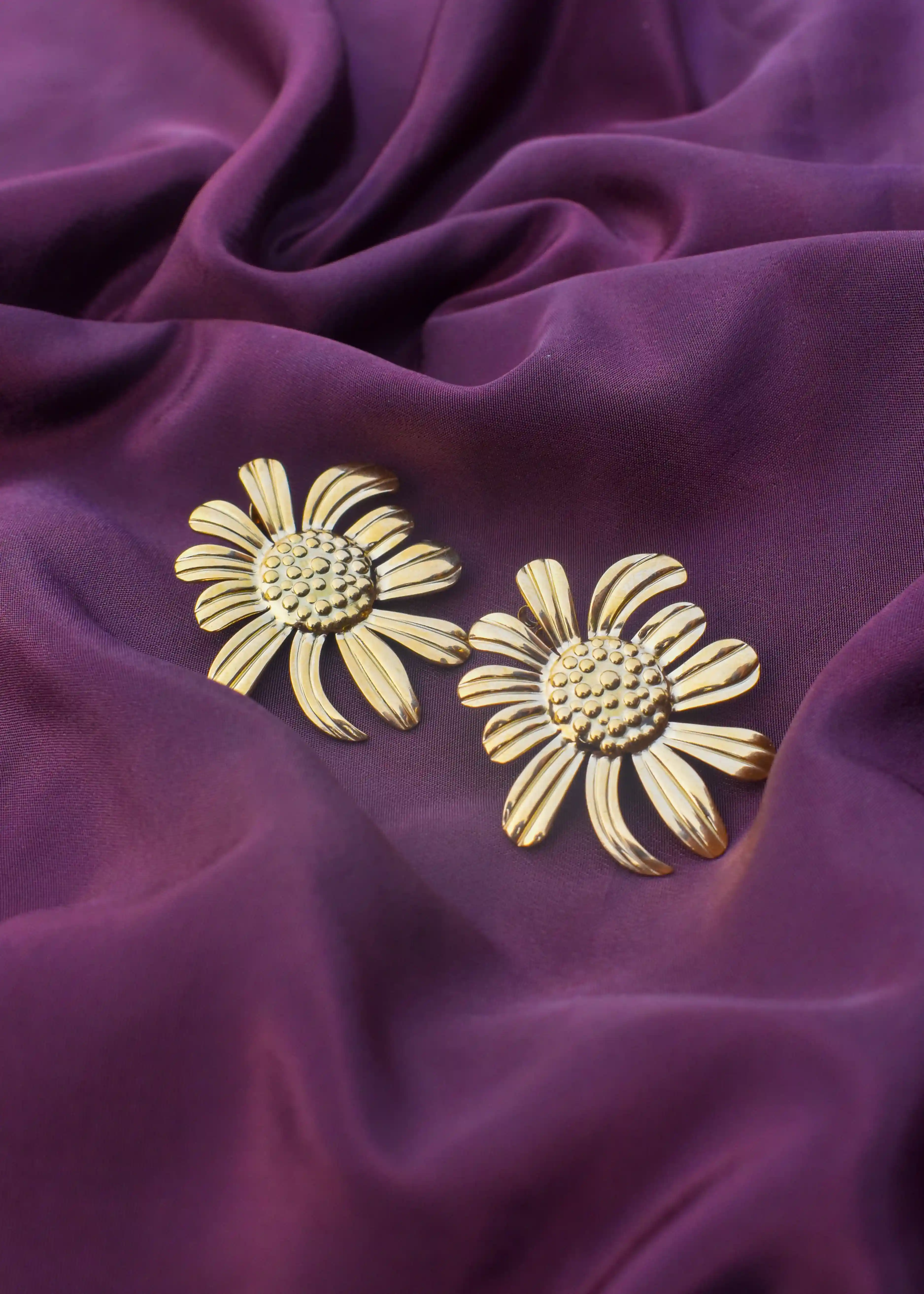 Sunflower Earrings| Anti-Tarnish Image
