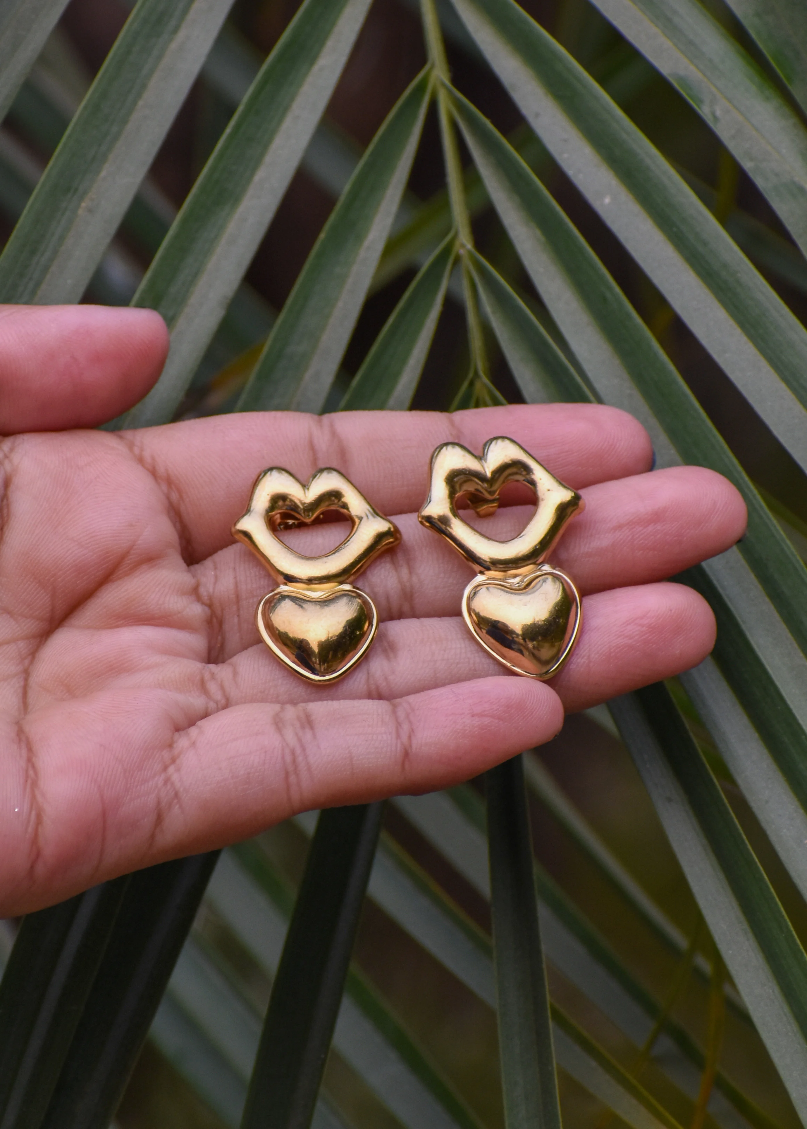 Kissing Hearts Earring| Anti-Tarnish Image