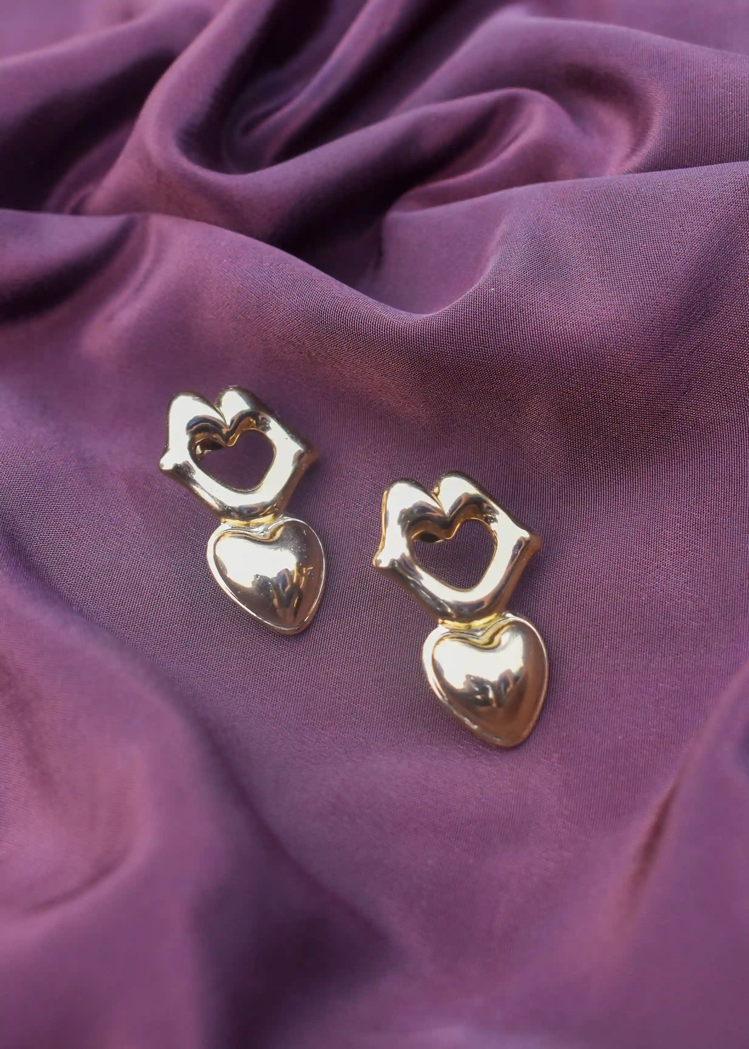 Kissing Hearts Earring| Anti-Tarnish - Hover Image